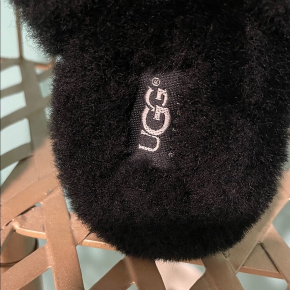 UGG Women's Flip Flop Slippers - Picture 7 of 10